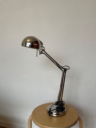 Flexo de escritorio Ikea plateado