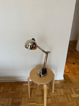 Flexo de escritorio Ikea plateado