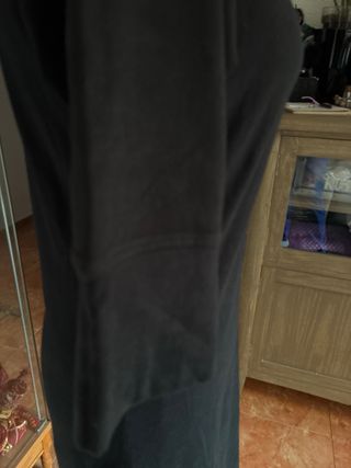 Vestido negro con estampado floral