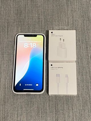 iPhone 11 Pro Max Blanco + Cargador y Cable