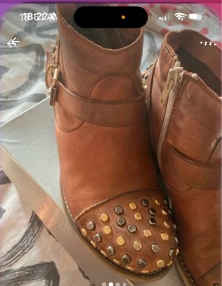 Stivaletti Divine Follie pelle borchiati marrone o