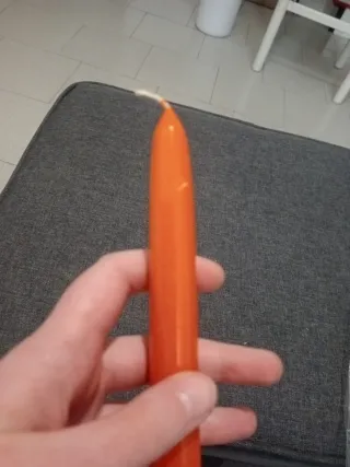 Candela arancione lucida