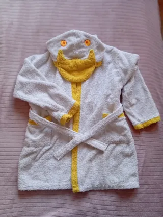 Albornoz infantil. Rizo. Talla 6-8.