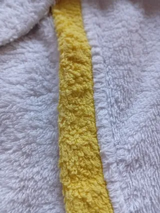 Albornoz infantil. Rizo. Talla 6-8.