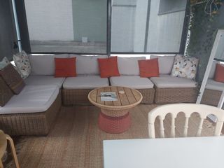 Sofá modular jardín-terraza, 4 módulos + puf.