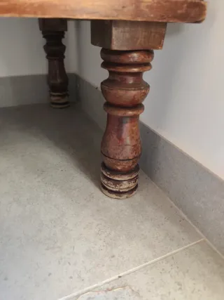 Alacena castaño rústica con puertas y cajones