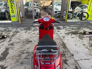 Vespa 125 Roja Automática
