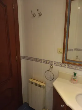 Habitación luminosa y cómoda en excelente ubicació