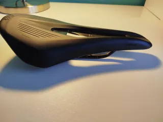 Sillín de bicicleta Fizik Argo Vento R5 140