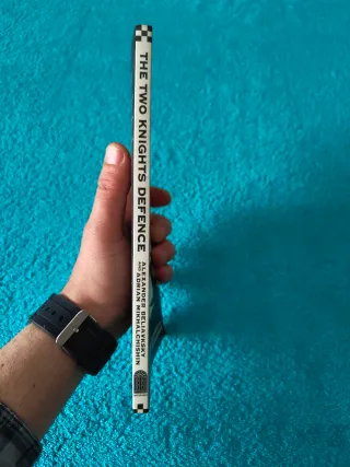 Libro de ajedrez The Two Knights Defence