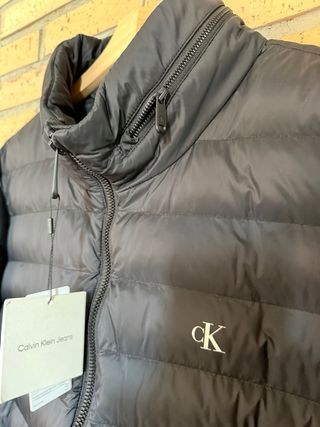 Chaqueta Calvin Klein Jeans Negra Plumas