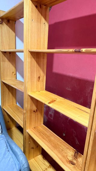 4 Estanterías de madera maciza
