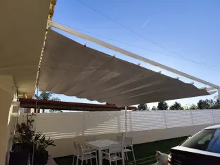 Pérgola aluminio con toldo 5x5