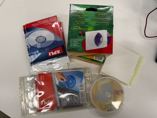 Lote 95 DVDs, fundas y pegatinas