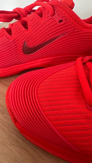 Zapatillas Nike Tenis Rojas y Plateadas Vapor 12