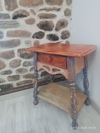 Mesa auxiliar vintage madera colores