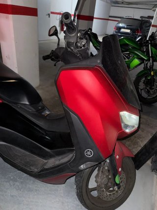 Yamaha NMAX 125 2021 Roja y Negra