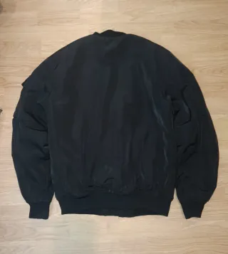 Chaqueta bomber negra