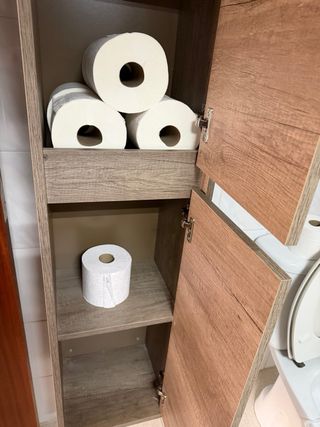 Armario de baño estrecho madera