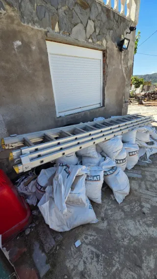 Escalera extensible 4,68-8,32m