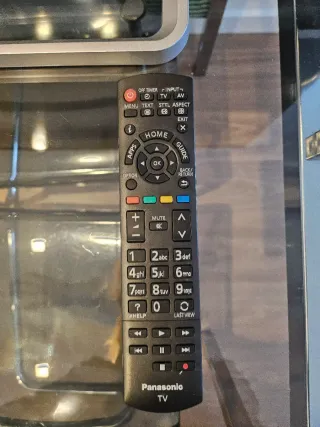 Televisión Panasonic Negra y Plateada