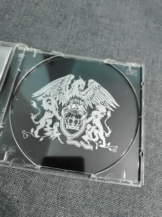 Queen Greatest Hits III y Queen Rocks CD