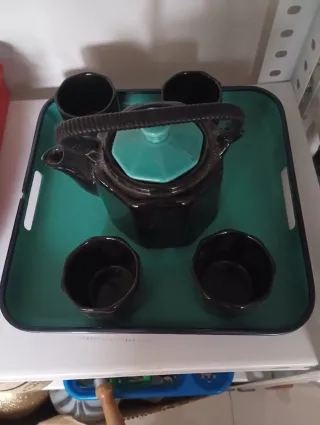 Juego de té tetera y tazas negro/verde