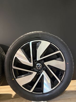 Llantas Volkswagen R20 con Neumáticos