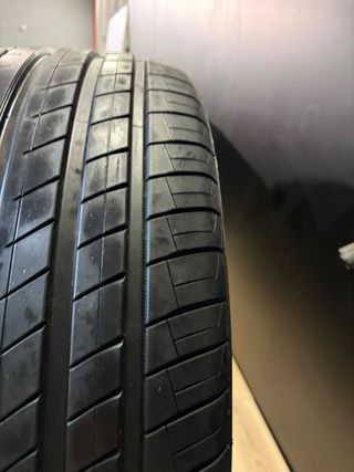 Llantas Volkswagen R20 con Neumáticos