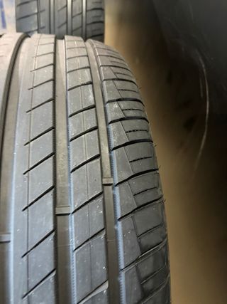 Llantas Volkswagen R20 con Neumáticos