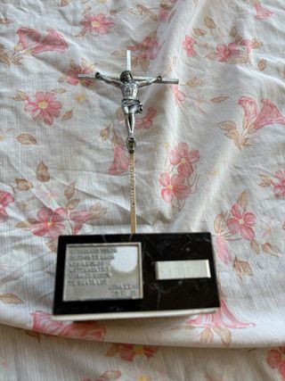 Crucifijo de sobremesa de mármol