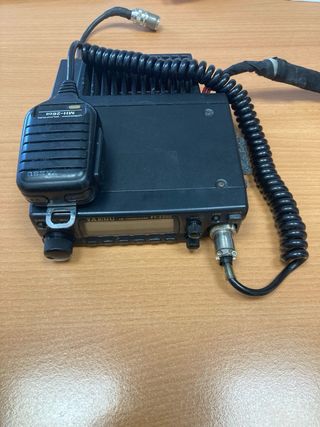 Emisora Yaesu FT-2200 VHF