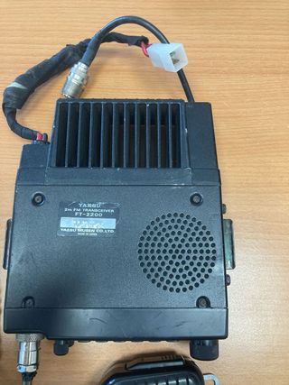 Emisora Yaesu FT-2200 VHF