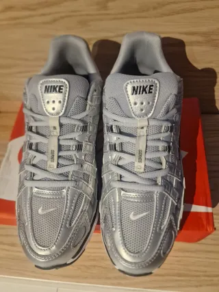 Nike P-6000 Deportivas Plata y Negro