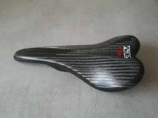 Sillín de carbono S1.2 BEV