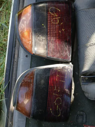 Pilotos traseros VW Golf 3