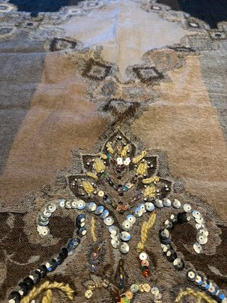 Ampia sciarpa/scialle con perline e paillettes