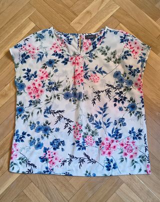 Traje de chaqueta y falda rojo