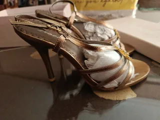 Sandalias Trocha tacón mujer marrón y dorado