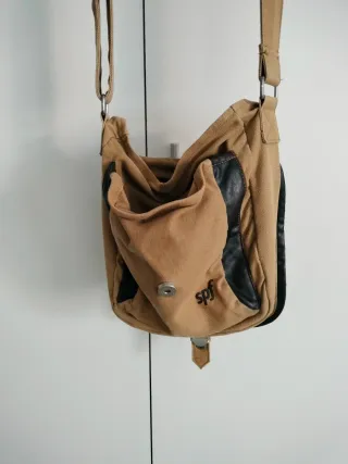 Bolso de lona beige y negro