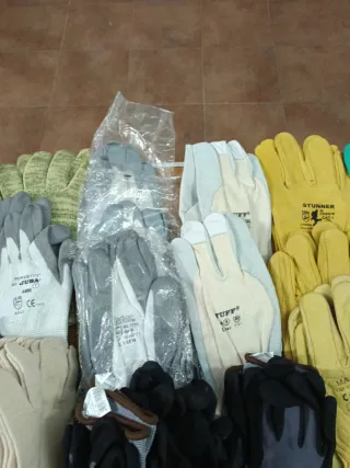 Lote de guantes de trabajo varios