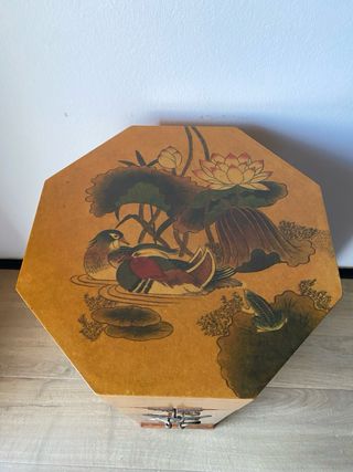 Mueble octogonal estilo chinoiserie