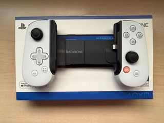 Mando Backbone para iPhone, licencia Sony.