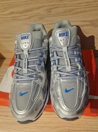 Nike P-6000 Deportivas Plata y Azul.