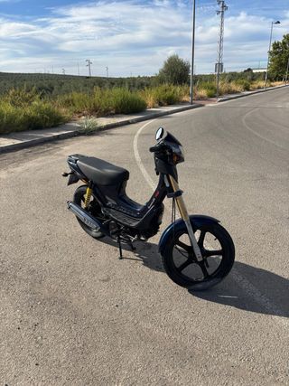 Derbi Variant Revolution Negra/Azul