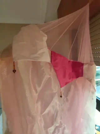 Dosel rosa con abalorios. A Loja do Gato Preto.