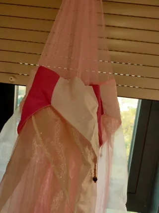 Dosel rosa con abalorios. A Loja do Gato Preto.