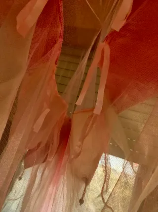 Dosel rosa con abalorios. A Loja do Gato Preto.