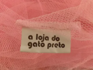 Dosel rosa con abalorios. A Loja do Gato Preto.
