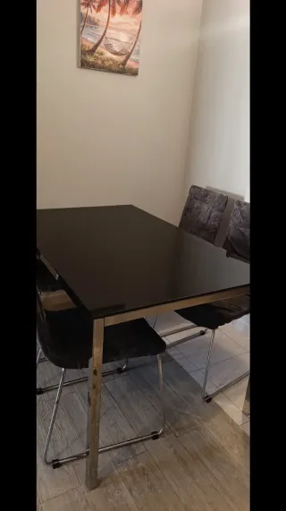 Mesa de comedor moderna cristal y metal